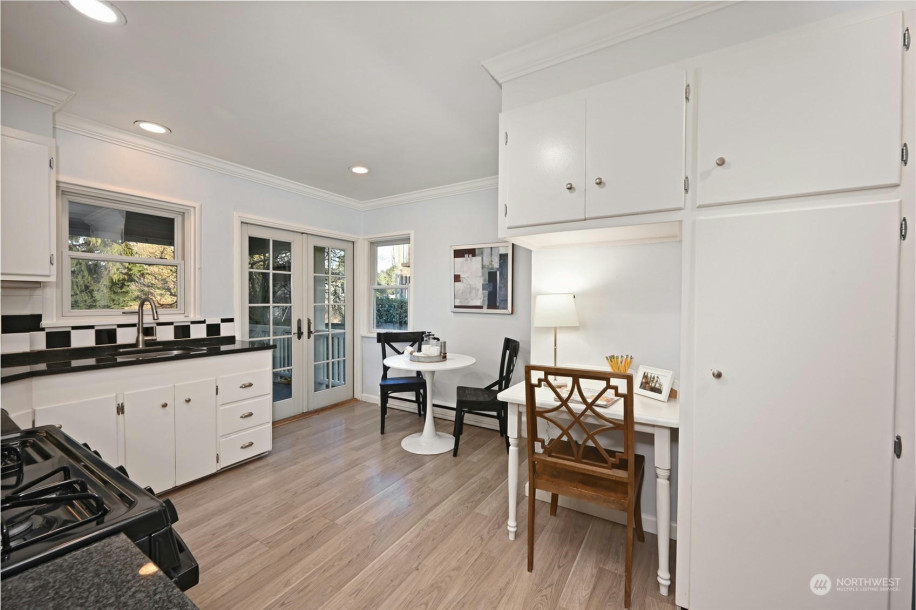 98115 312 NE 95TH ST-9