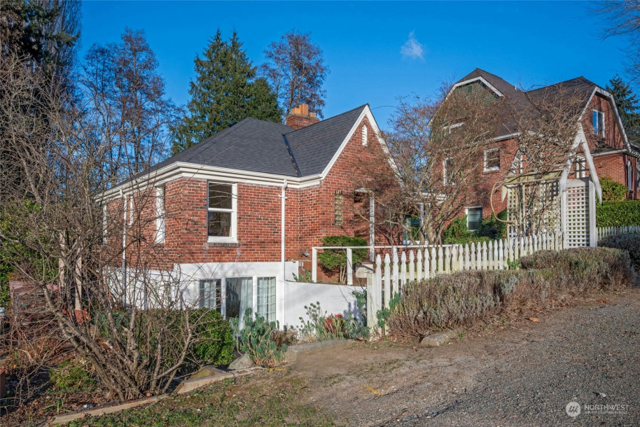 98115 312 NE 95TH ST-1