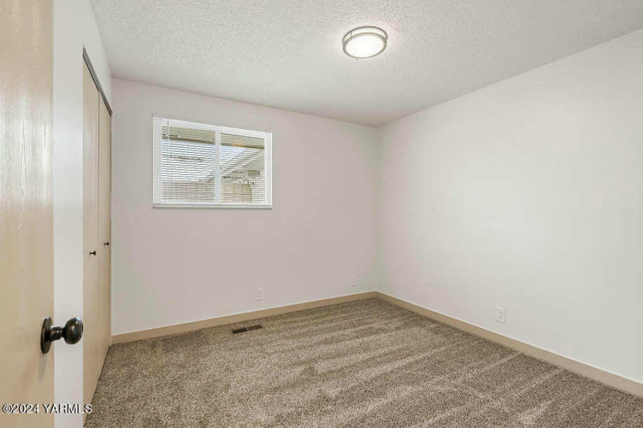 4903 MCCARGAR ST, Yakima, WA 98908-8