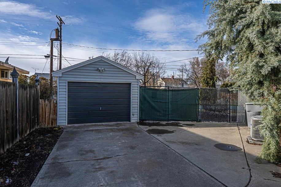 217 JADWIN AVE, Richland, WA 99352-8