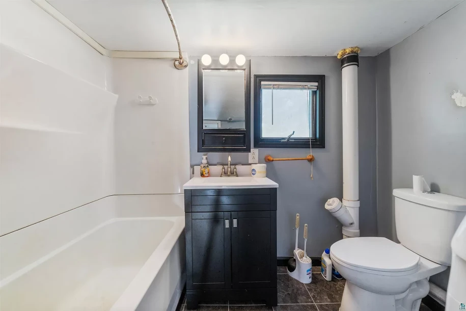 6519 Polk St, Duluth, MN 55807-5