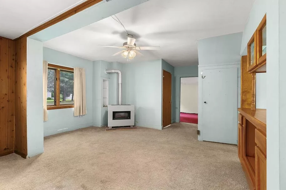 728 6th St NE, Little Falls, MN 56345-4
