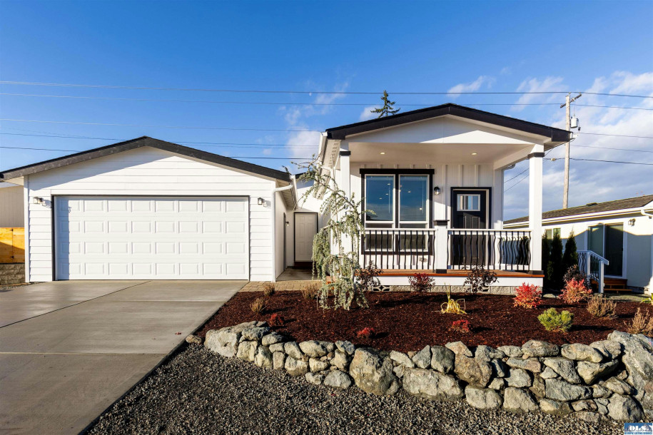 901 N IRIS AVE, Sequim, WA 98382-2
