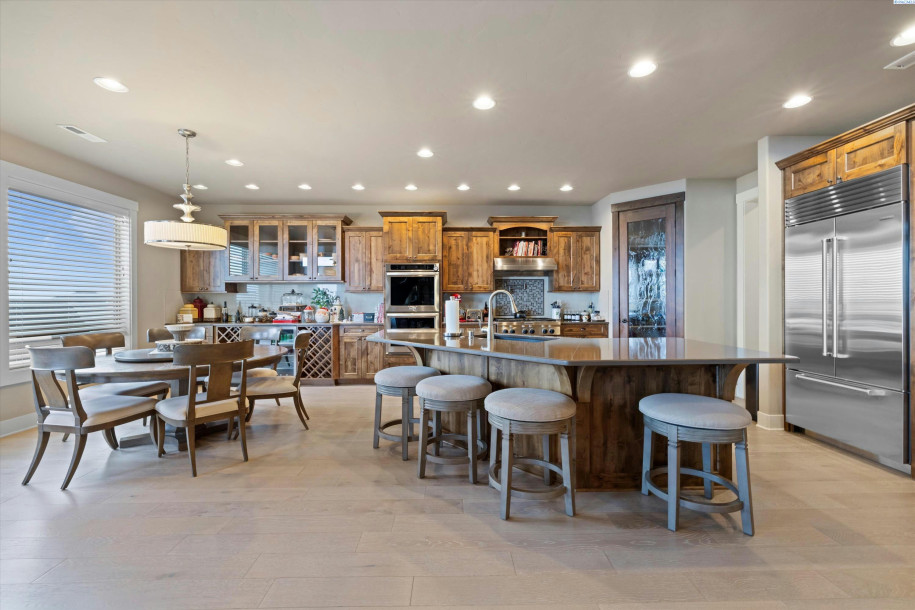 10402 SILVERBRIGHT DR, Pasco, WA 99301-10