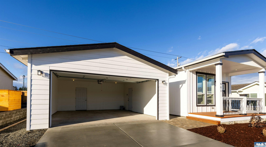 901 N IRIS AVE, Sequim, WA 98382-7