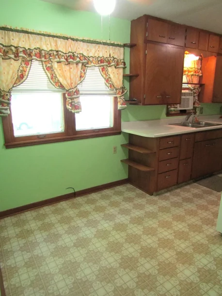 837 Western Ave, Madison, MN 56256-4