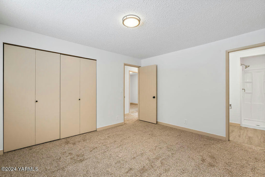 4903 MCCARGAR ST, Yakima, WA 98908-5