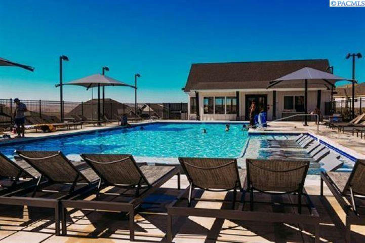 385 DELTA ST, Richland, WA 99352-3