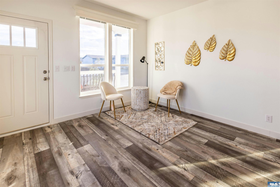 901 N IRIS AVE, Sequim, WA 98382-1