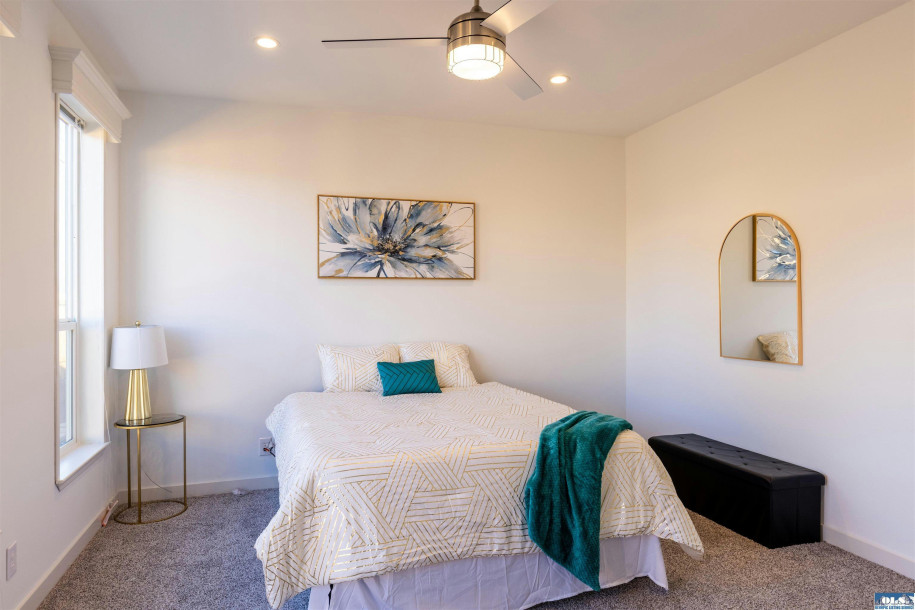 901 N IRIS AVE, Sequim, WA 98382-10