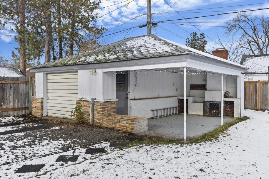 733 E THURSTON AVE, Spokane, WA 99203-5