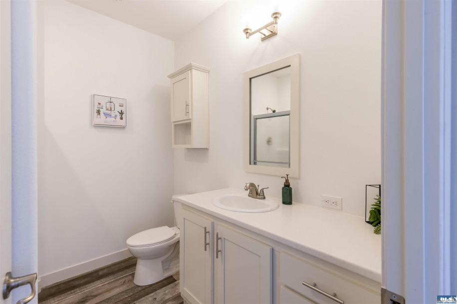 901 N IRIS AVE, Sequim, WA 98382-5