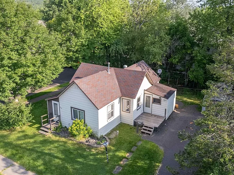 6519 Polk St, Duluth, MN 55807-2