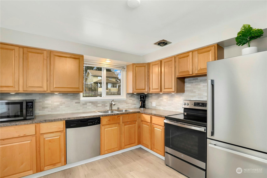 1612 S MASON AVE, Tacoma, WA 98405 Redfin-2