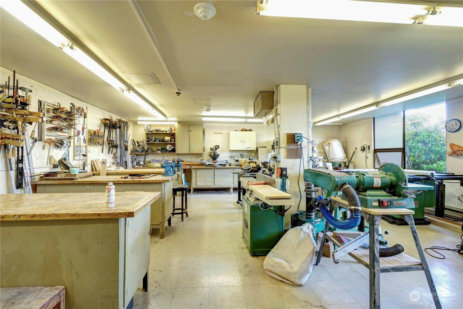 6535 SEAVIEW AVE NW APT 605B-6