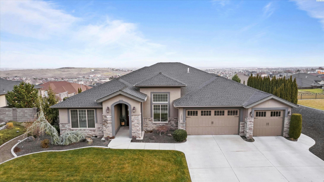 10402 SILVERBRIGHT DR, Pasco, WA 99301-2
