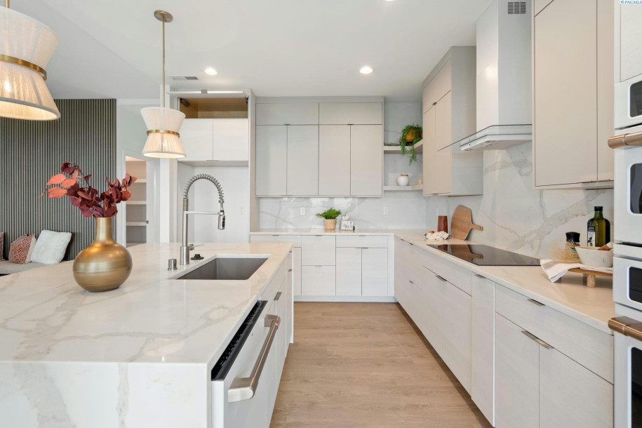 7376 W 22ND AVE, Kennewick, WA 99338-3